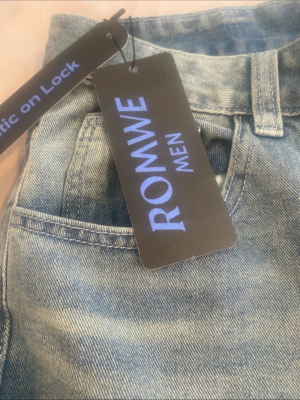 Autumn 🍂 wear ROMWE Light Blue Wide-Leg Jeans with Pink & White Floral Embroider - Picture 3 of 5